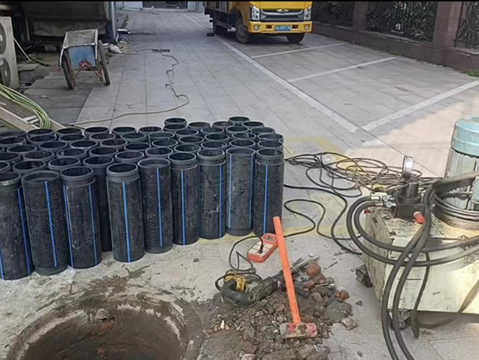 三角PE置换管厂家 DN315置换管 非开挖管短管置换